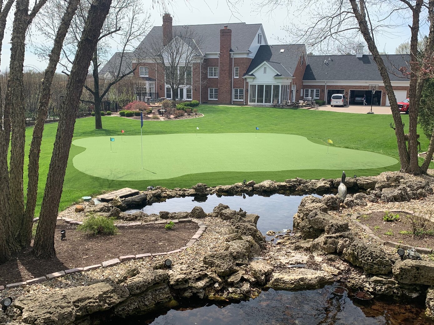 Backyard putting green in St. Louis, MO
