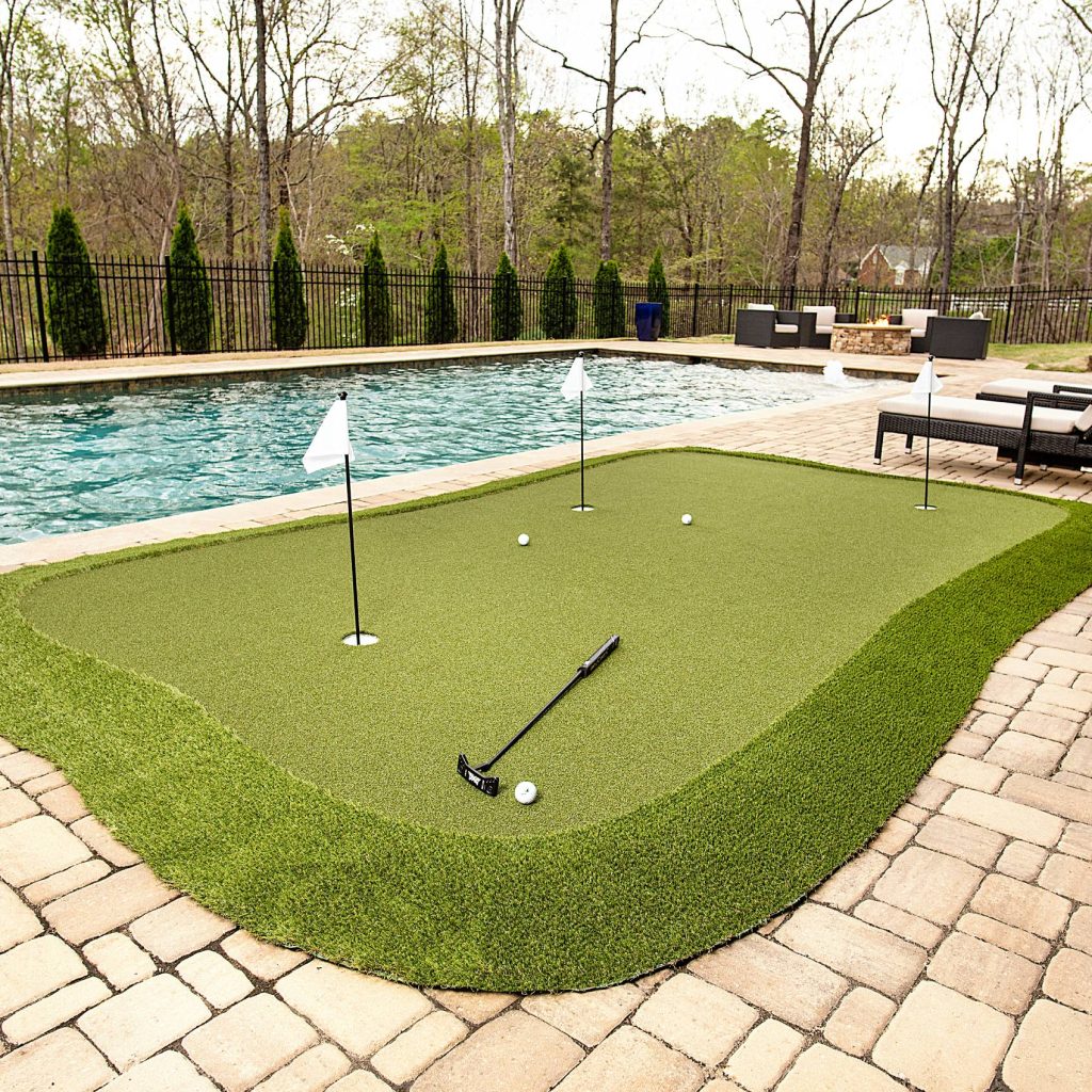 Residential backyard putting green