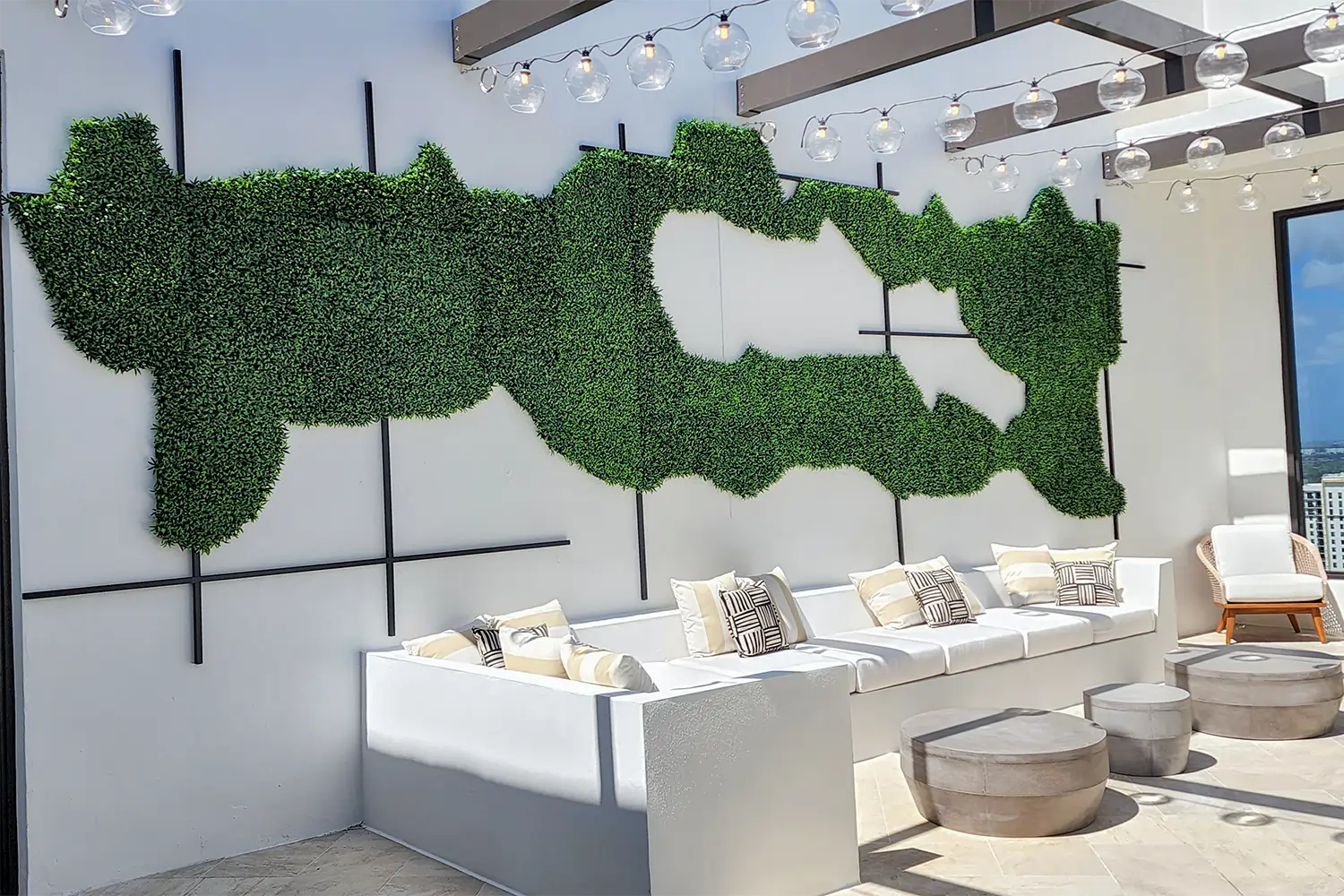 Artificial living wall in cooperate break area