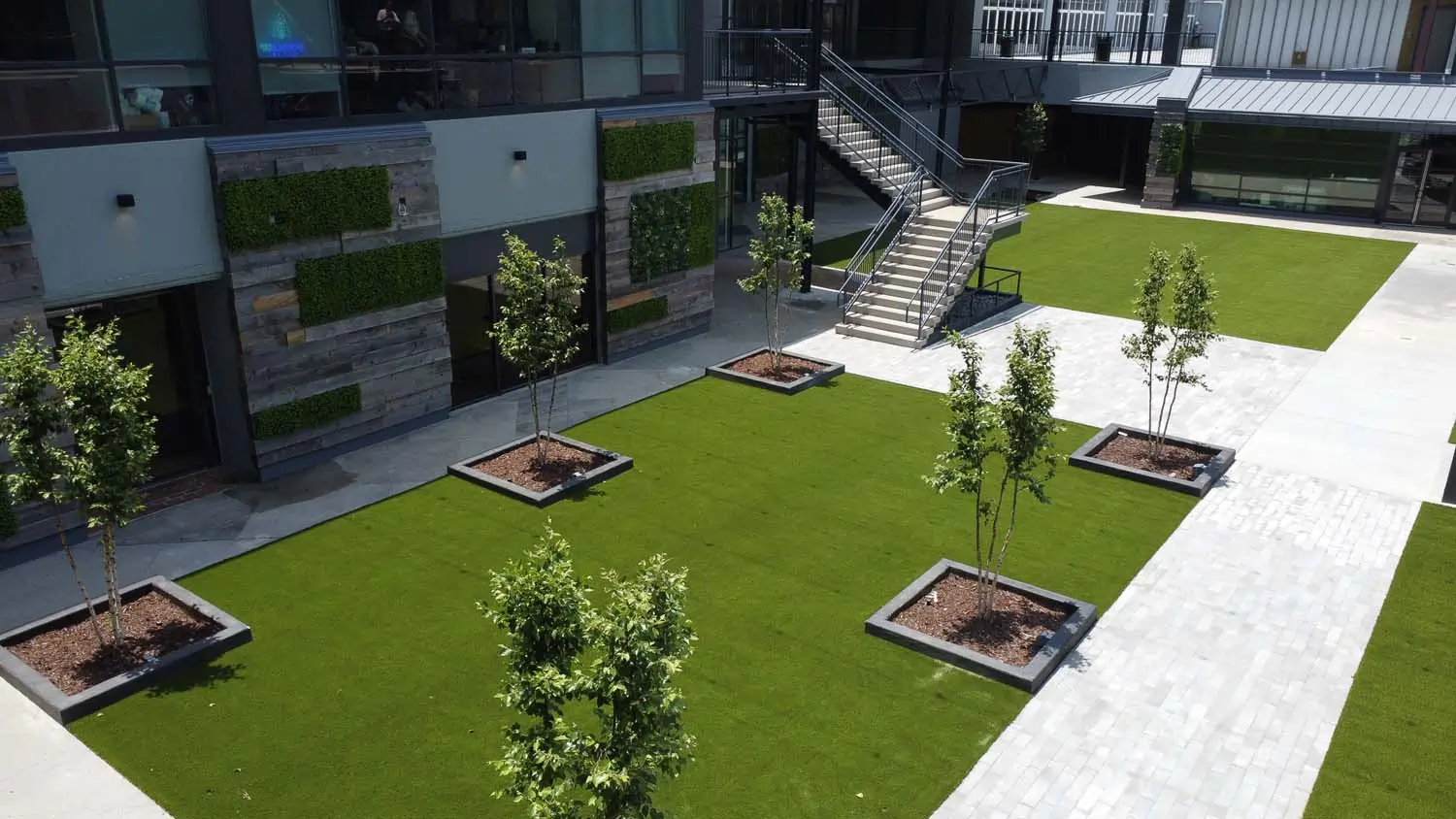 Commercial turf landscape from SYNLawn