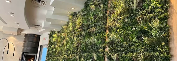 Artificial green wall installation from SYNLawn