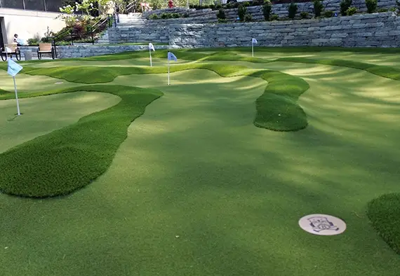 synlawn-stl-golf-green-installation-3 Artificial grass golf green from SYNLawn