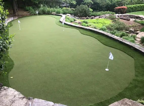 synlawn-stl-golf-green-installation-4 Artificial grass golf green from SYNLawn